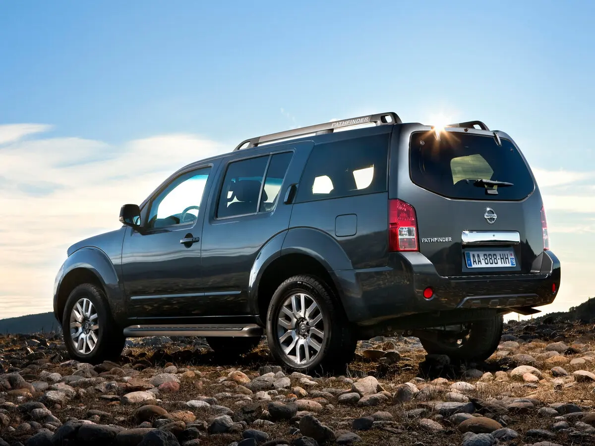 Nissan Pathfinder III Рестайлинг Внедорожник 5 дв. — фото 5