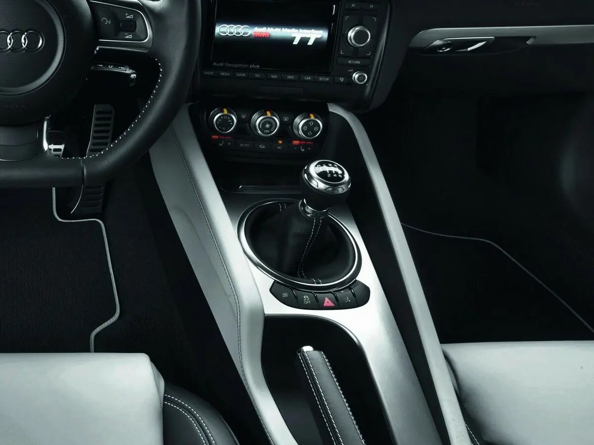 Audi TT II (8J) Рестайлинг Купе — сүрөт 9