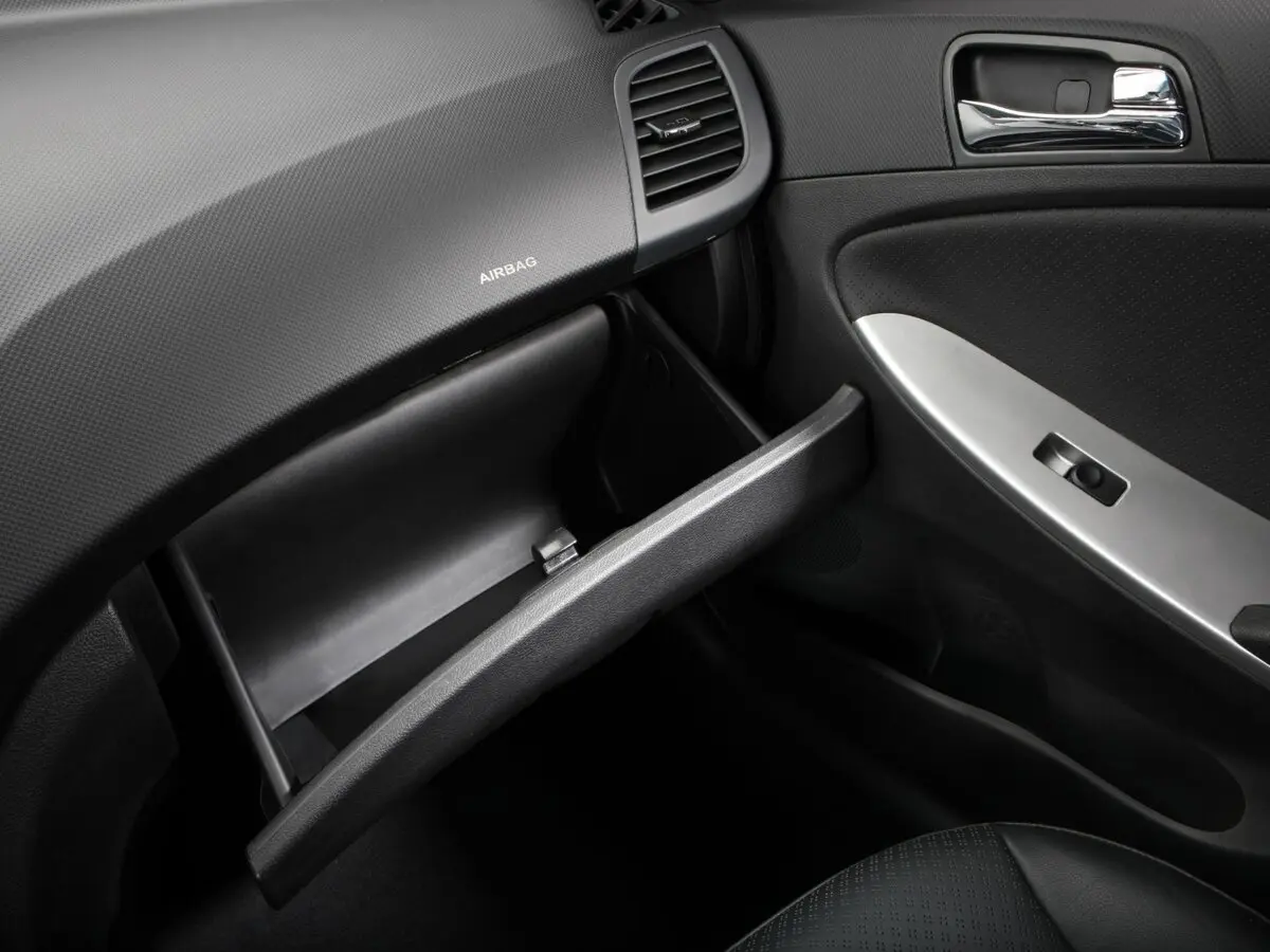 Hyundai Solaris I Седан — сүрөт 13