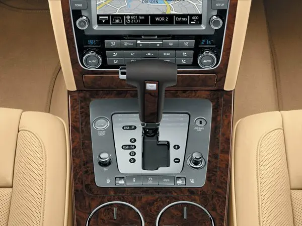Volkswagen Phaeton I Рестайлинг Седан Long — сүрөт 14