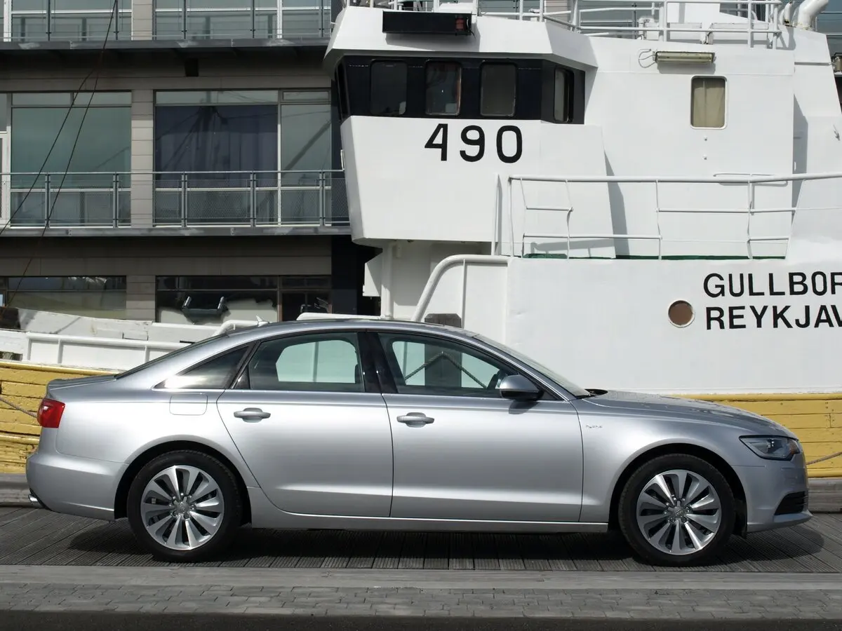 Audi A6 IV (C7) Седан — photo 2