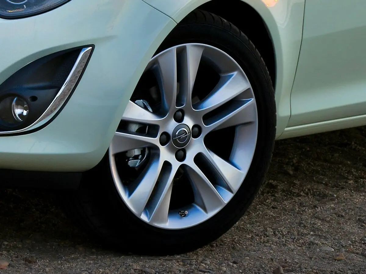 Opel Corsa D Рестайлинг II Хэтчбек 3 дв. — photo 15