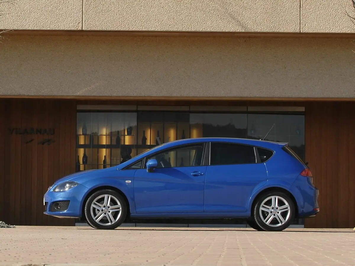 SEAT Leon II Рестайлинг Хэтчбек 5 дв. — photo 2
