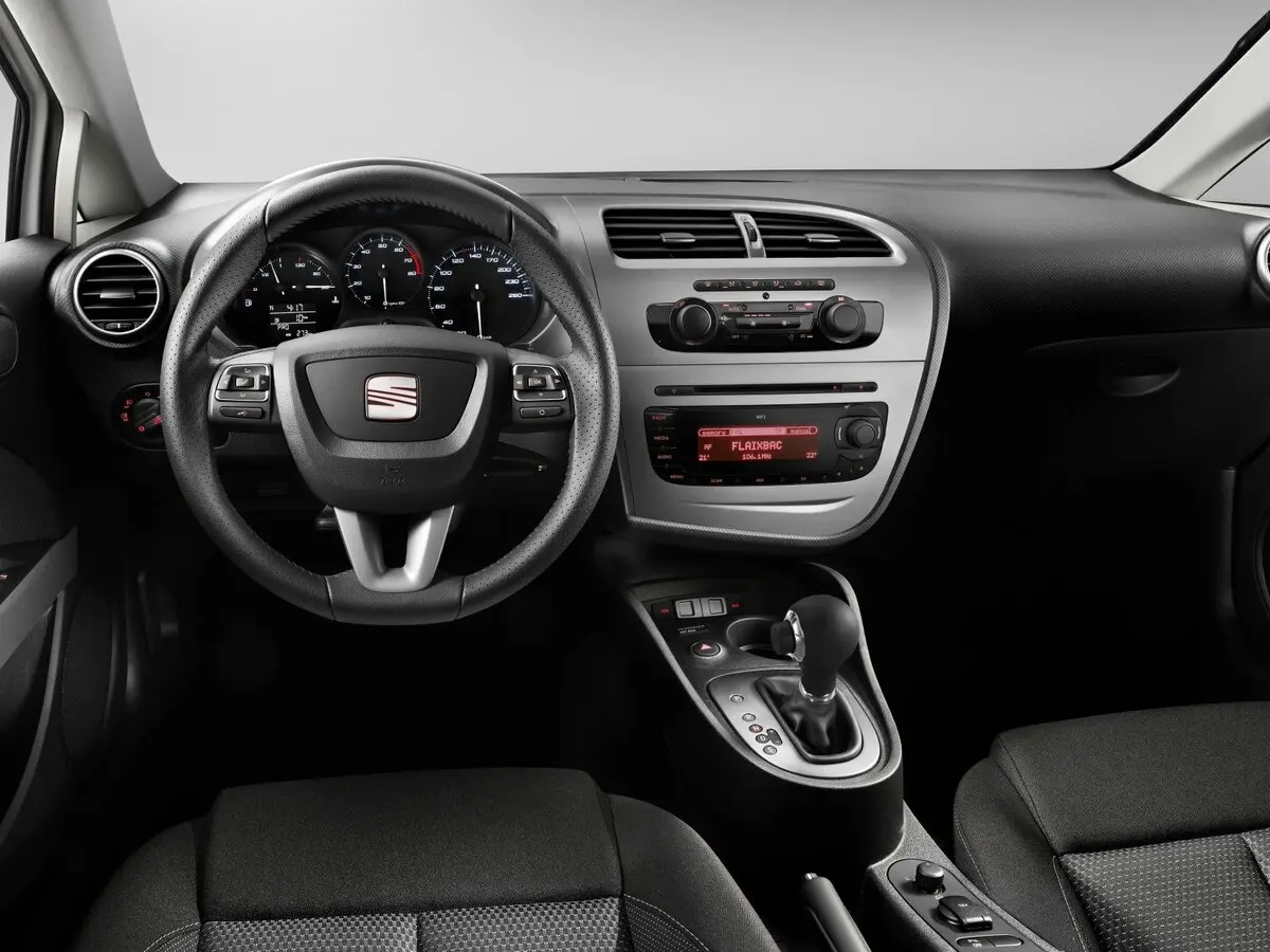 SEAT Leon II Рестайлинг Хэтчбек 5 дв. — photo 6