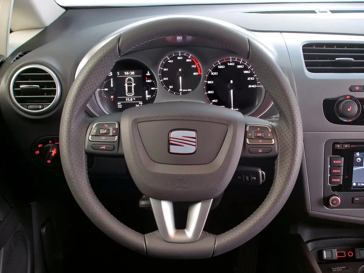 SEAT Leon II Рестайлинг Хэтчбек 5 дв. — photo 9