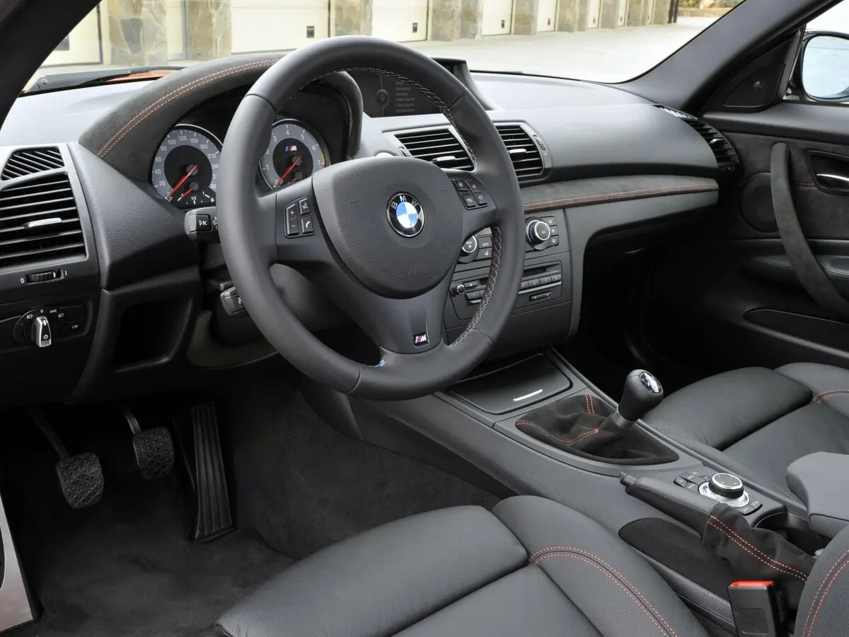 BMW 1M I (E82) Купе — photo 8