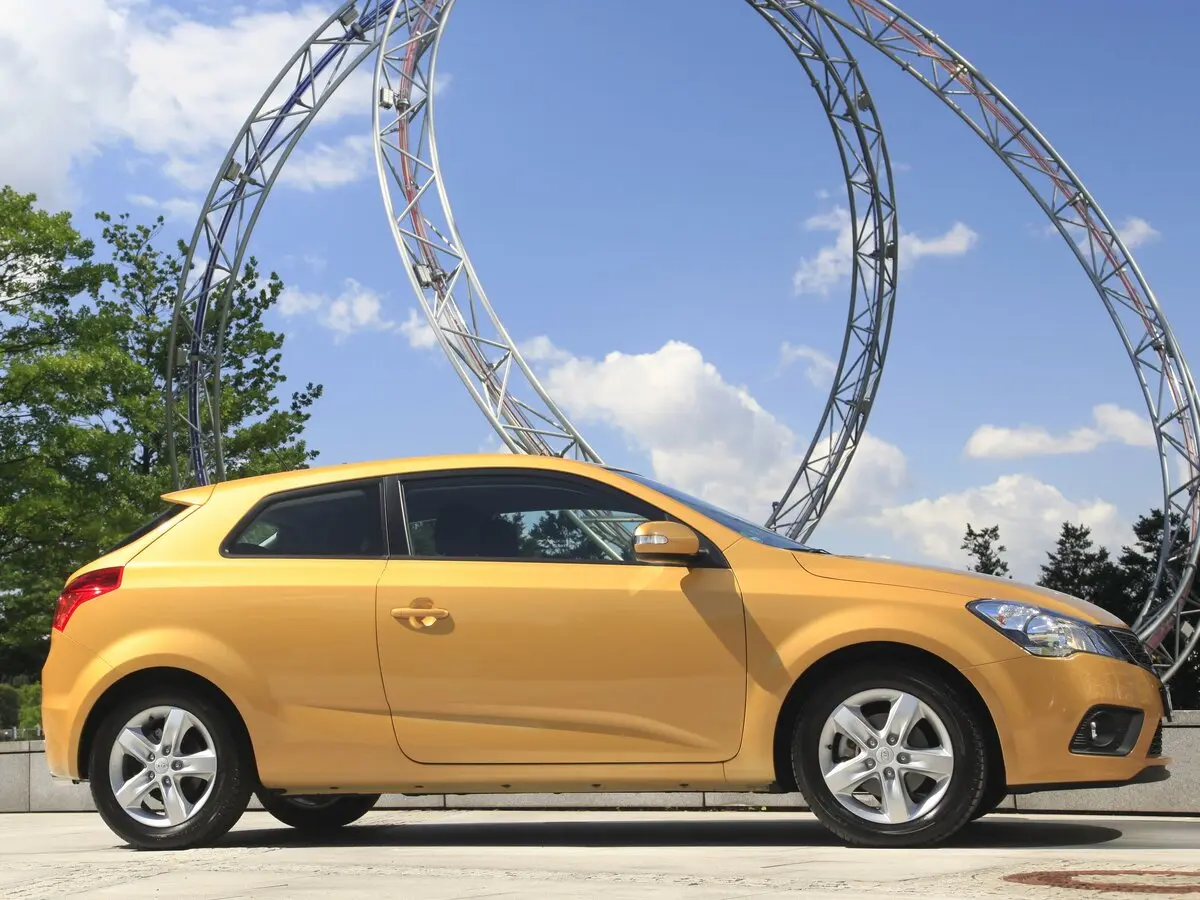 Kia Ceed I Рестайлинг Хэтчбек 3 дв. — сүрөт 2