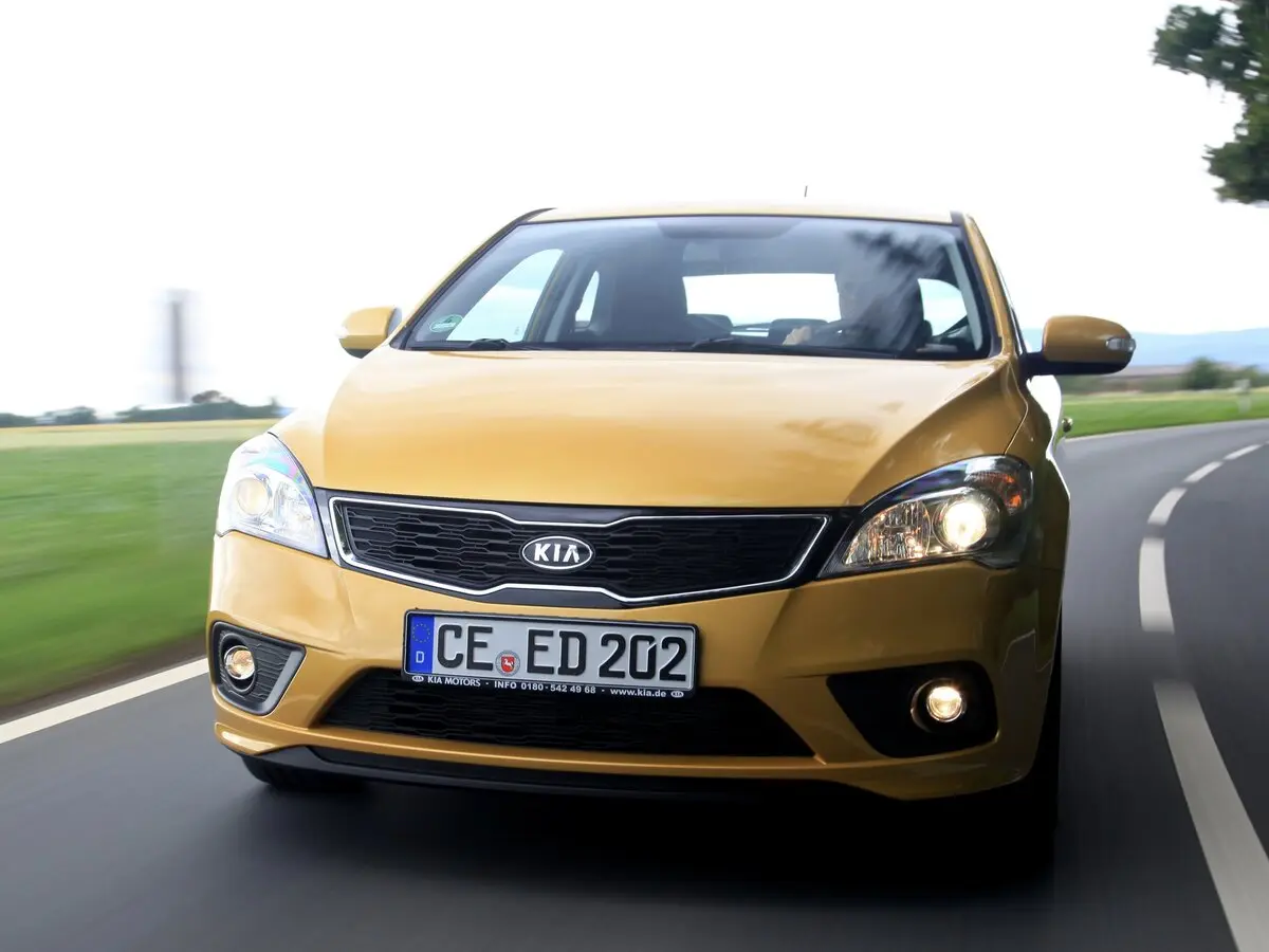 Kia Ceed I Рестайлинг Хэтчбек 3 дв. — сүрөт 3