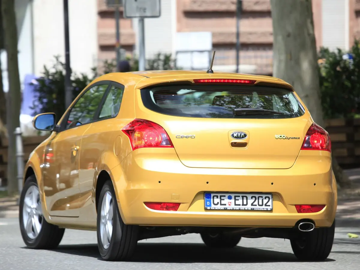 Kia Ceed I Рестайлинг Хэтчбек 3 дв. — сүрөт 4