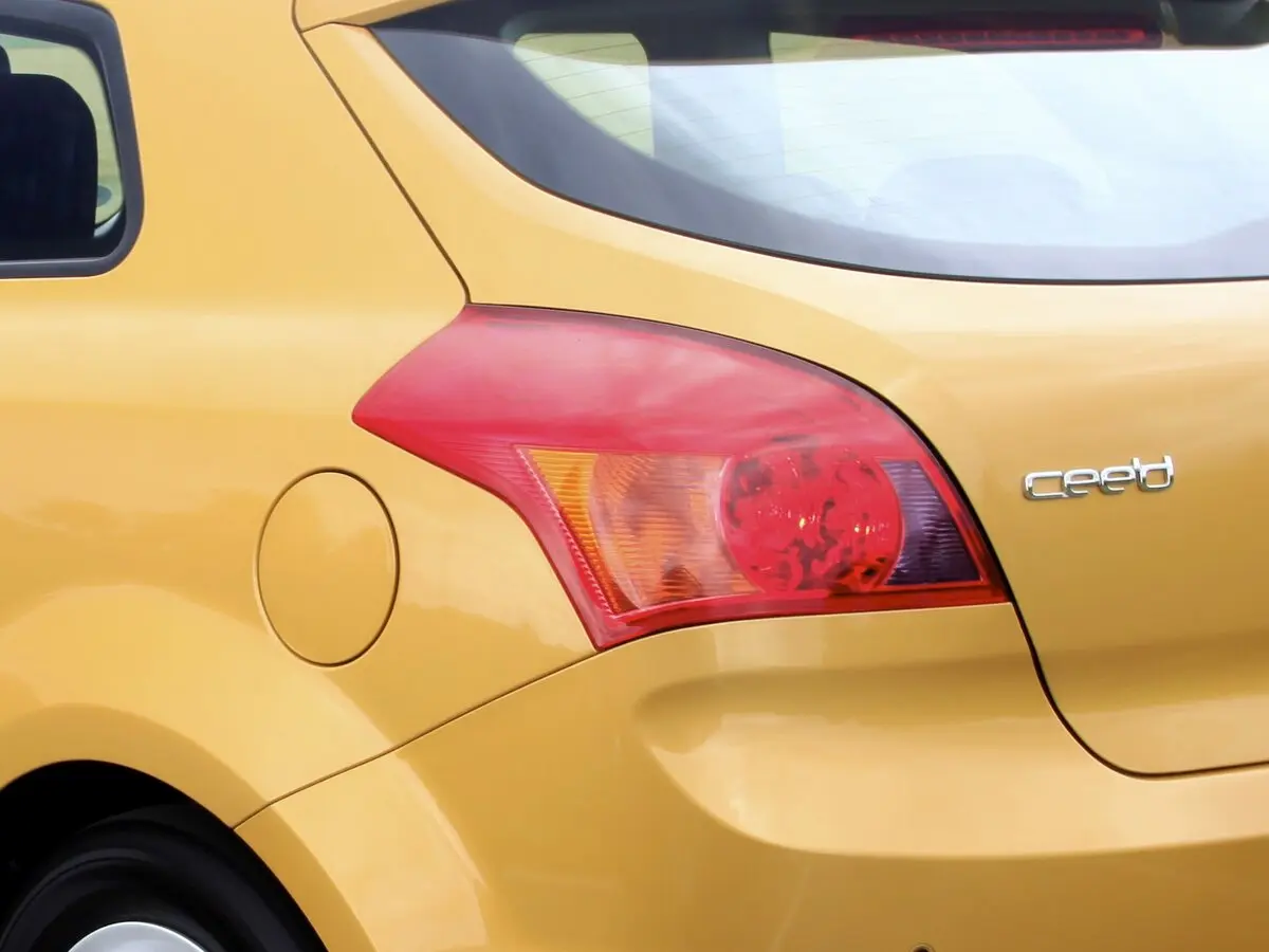 Kia Ceed I Рестайлинг Хэтчбек 3 дв. — сүрөт 14