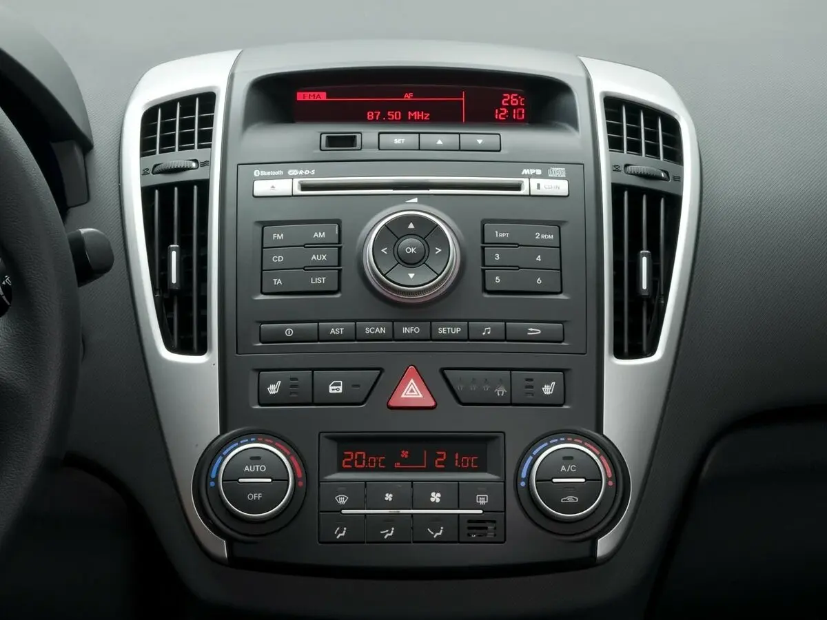 Kia Ceed I Рестайлинг Хэтчбек 3 дв. — сүрөт 15