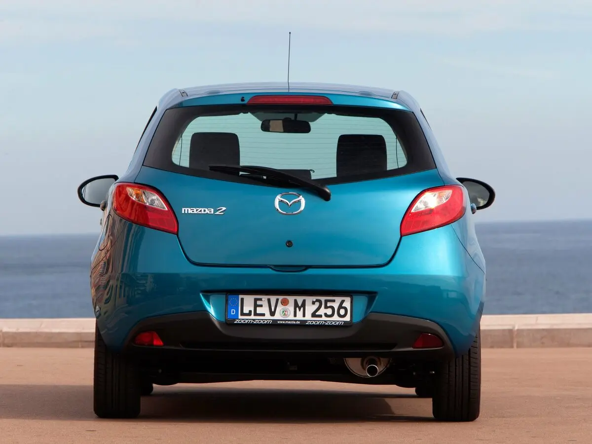 Mazda 2 II Рестайлинг (DE2) Хэтчбек 5 дв. — сүрөт 4