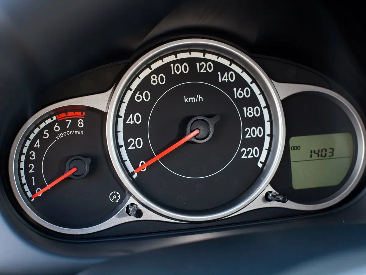 Mazda 2 II Рестайлинг (DE2) Хэтчбек 5 дв. — сүрөт 8