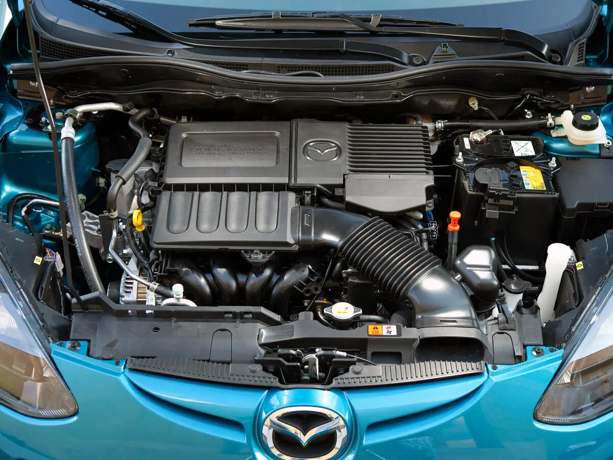 Mazda 2 II Рестайлинг (DE2) Хэтчбек 5 дв. — сүрөт 11