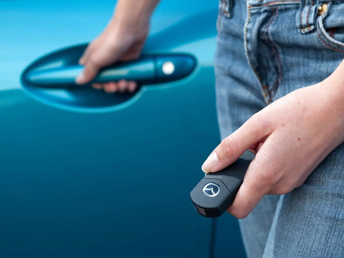 Mazda 2 II Рестайлинг (DE2) Хэтчбек 5 дв. — сүрөт 12