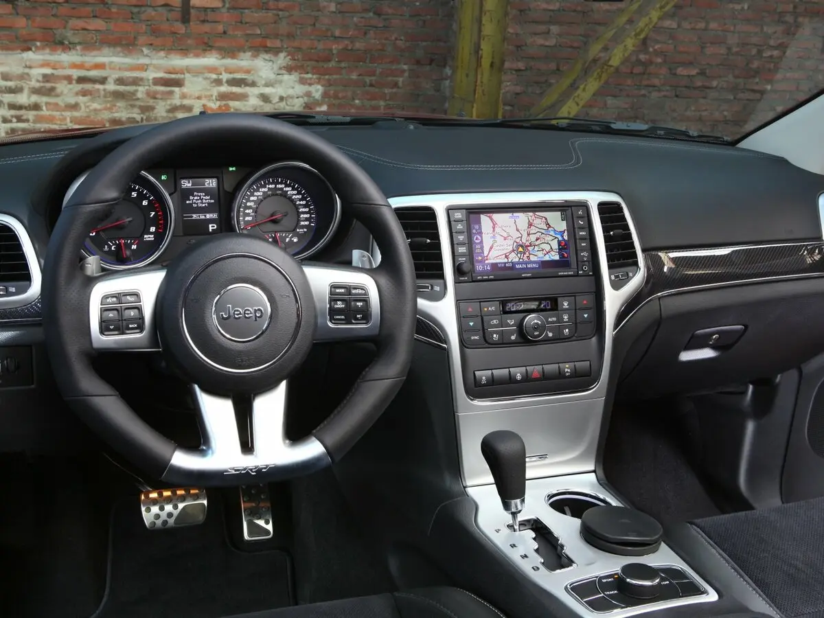 Jeep Grand Cherokee IV (WK2) Внедорожник 5 дв. SRT8 — сүрөт 6