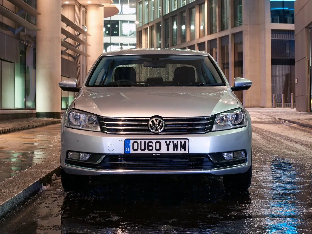Volkswagen Passat B7 Седан — фото 3