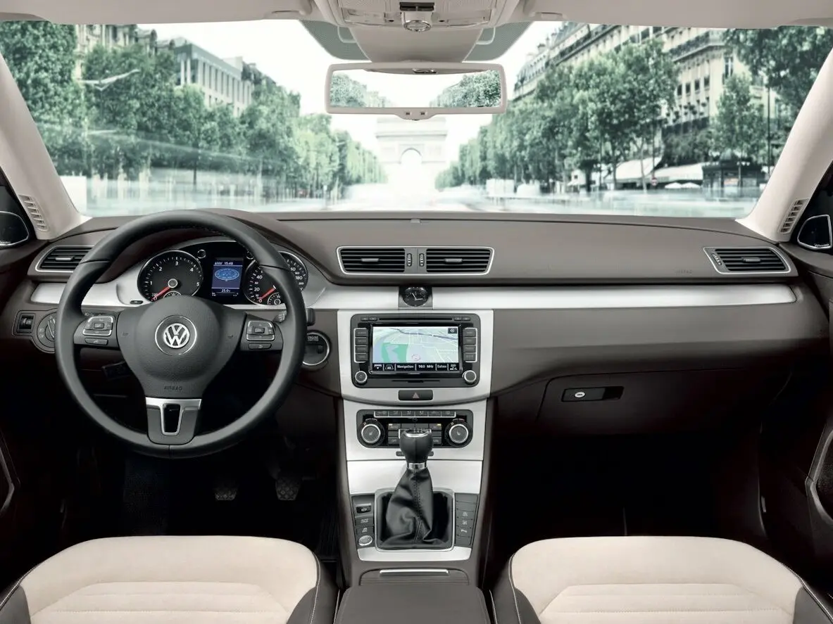 Volkswagen Passat B7 Седан — фото 6