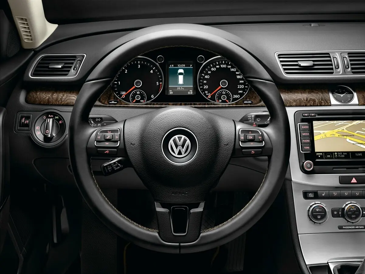 Volkswagen Passat B7 Седан — фото 8