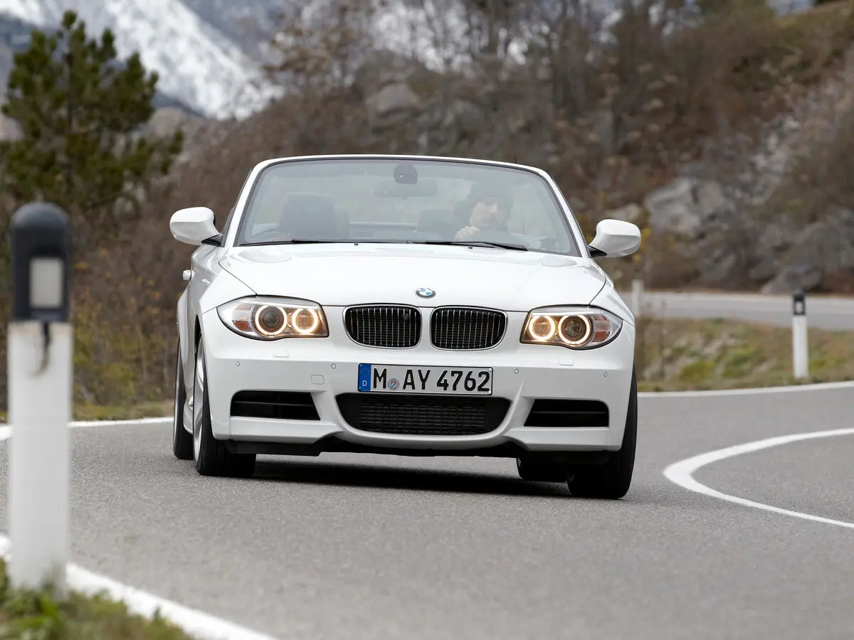 BMW 1 серии I (E82/E88) Рестайлинг 2 Кабриолет — сүрөт 3