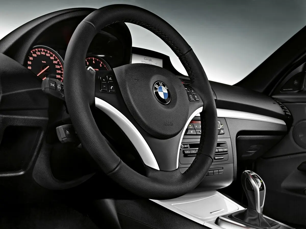 BMW 1 серии I (E82/E88) Рестайлинг 2 Кабриолет — сүрөт 9