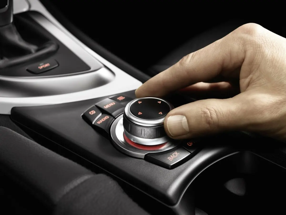 BMW 1 серии I (E82/E88) Рестайлинг 2 Купе — сүрөт 15