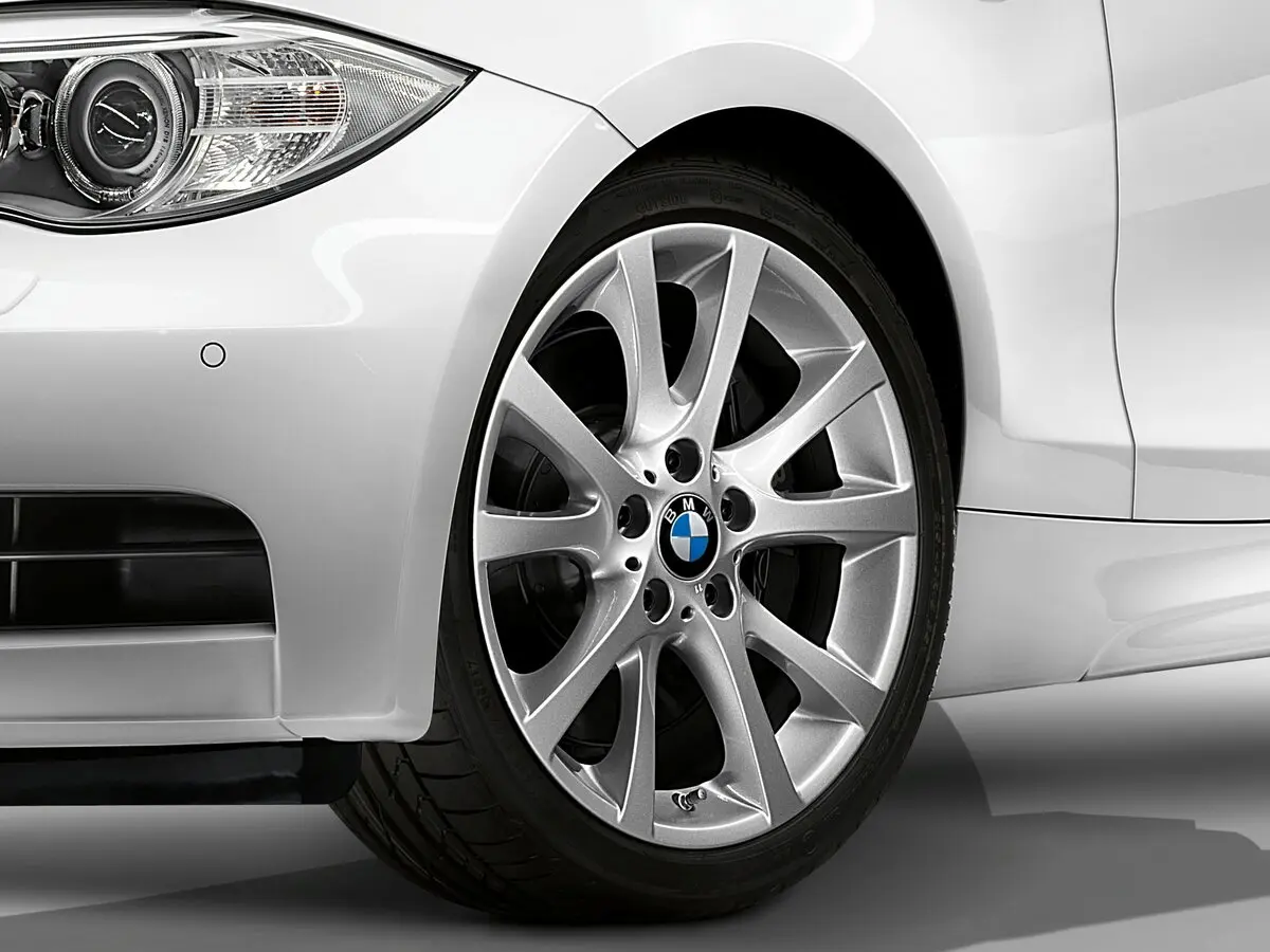BMW 1 серии I (E82/E88) Рестайлинг 2 Купе — сүрөт 17
