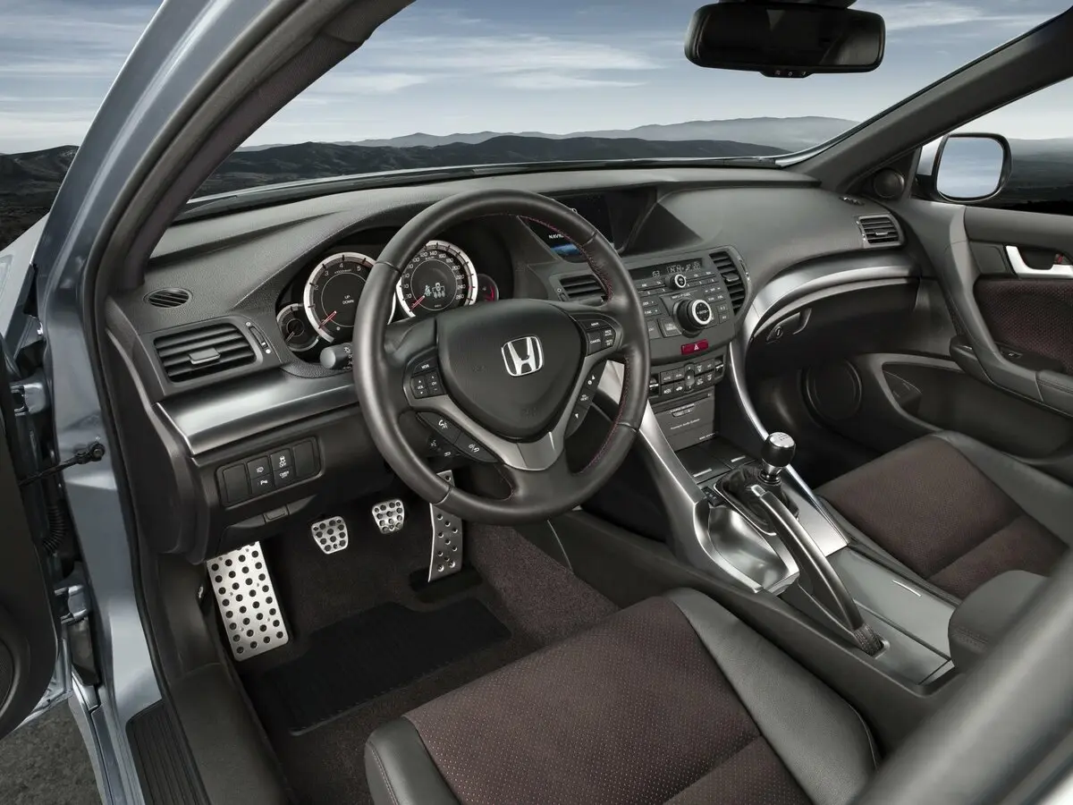 Honda Accord VIII Рестайлинг Седан — фото 8