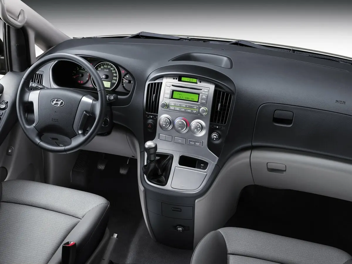 Hyundai H-1 II Минивэн — фото 5
