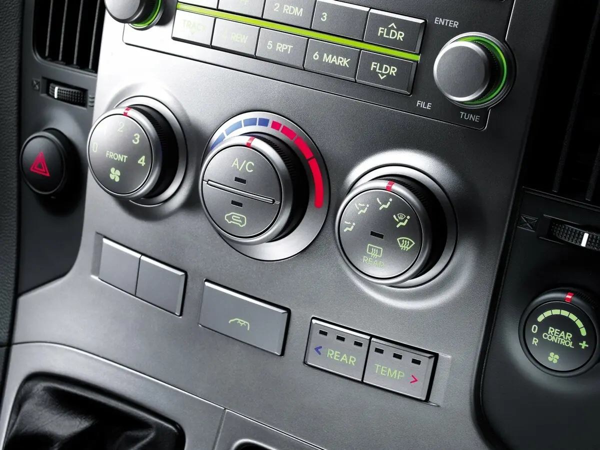 Hyundai H-1 II Минивэн — фото 10
