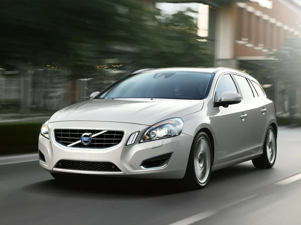 Volvo V60 I