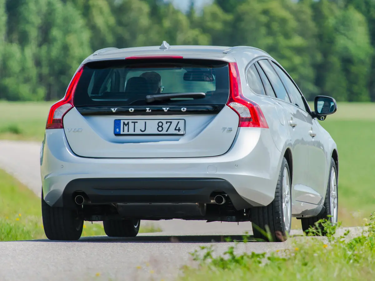 Volvo V60 I Универсал 5 дв. — photo 3