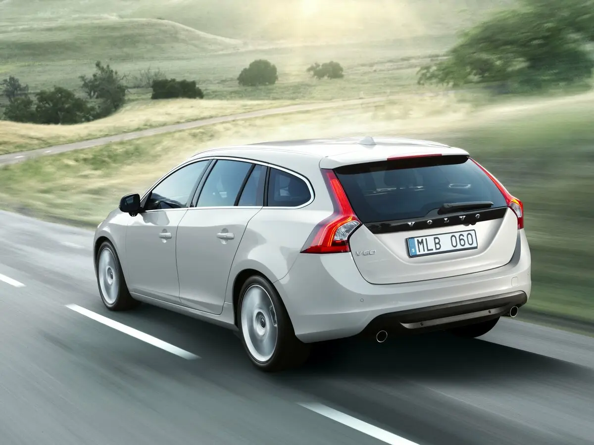 Volvo V60 I Универсал 5 дв. — photo 4