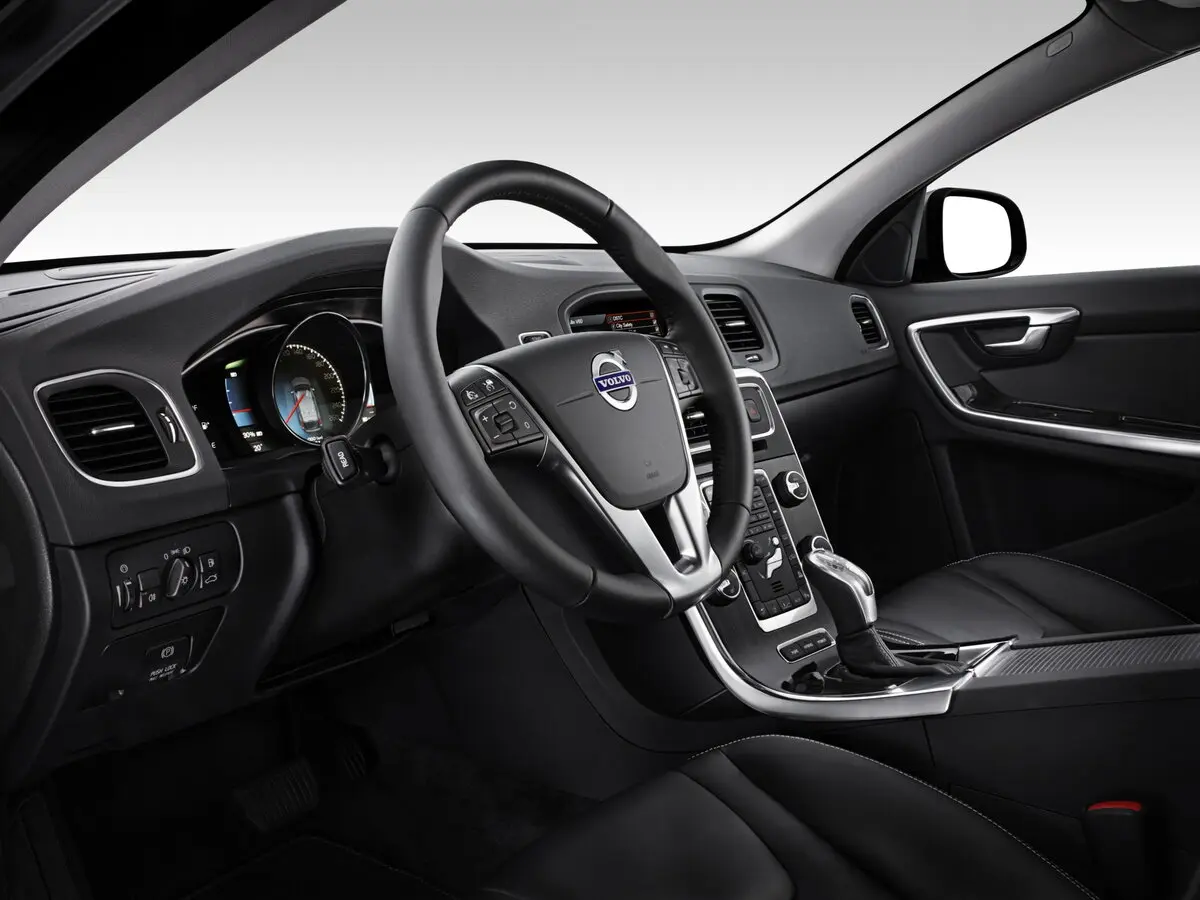 Volvo V60 I Универсал 5 дв. — photo 6