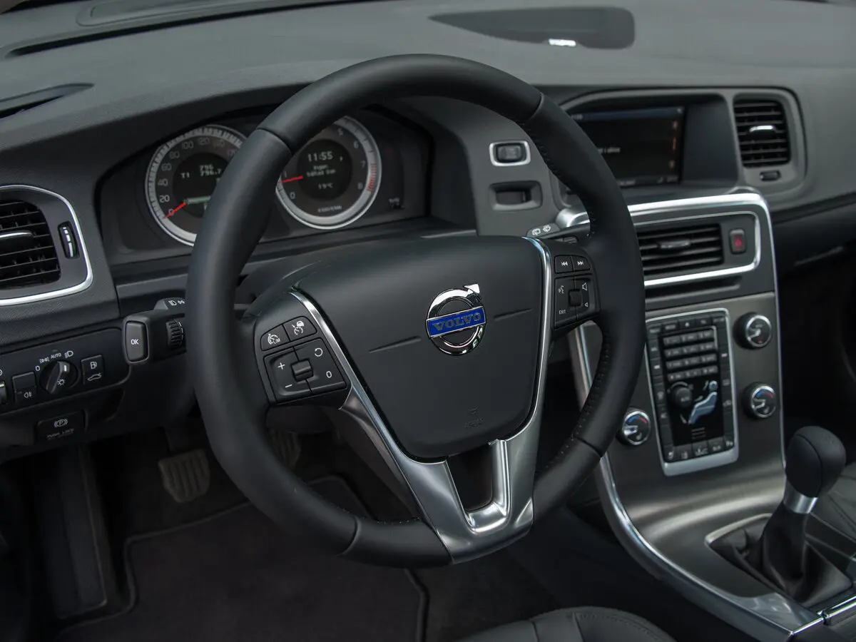 Volvo V60 I Универсал 5 дв. — photo 8