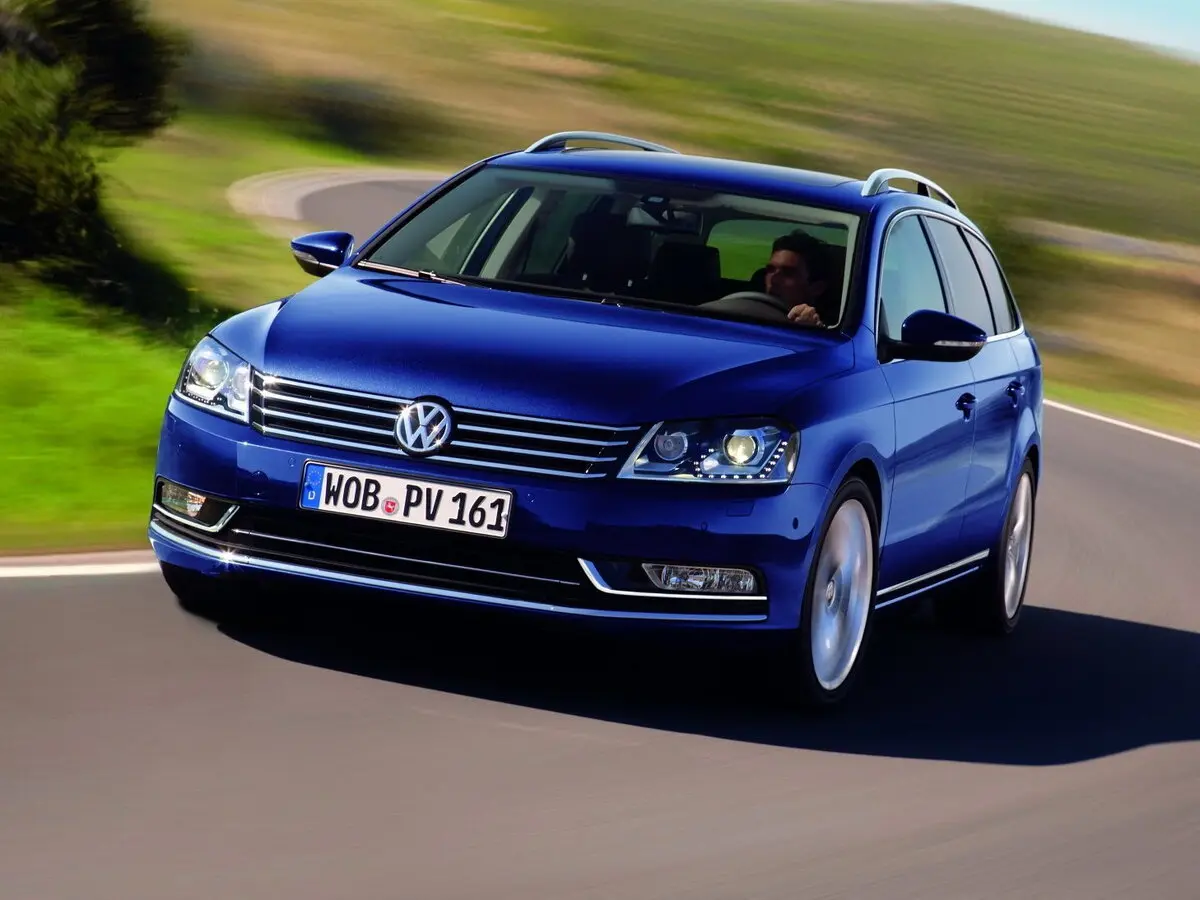Volkswagen Passat B7 Универсал 5 дв. — фото 3