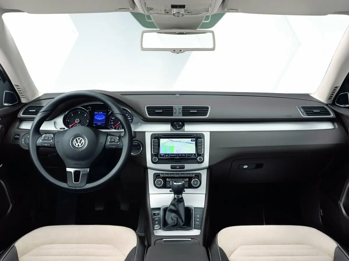 Volkswagen Passat B7 Универсал 5 дв. — фото 5