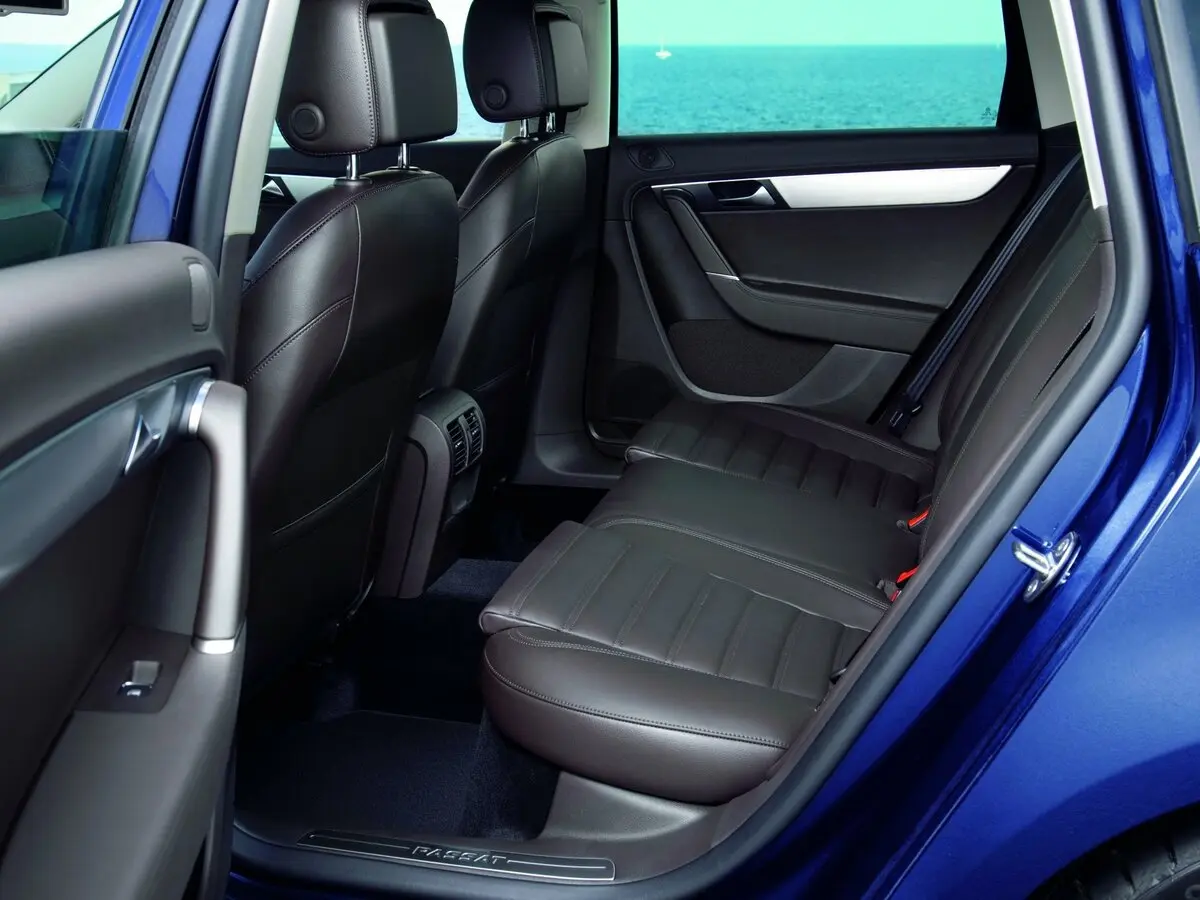 Volkswagen Passat B7 Универсал 5 дв. — фото 8