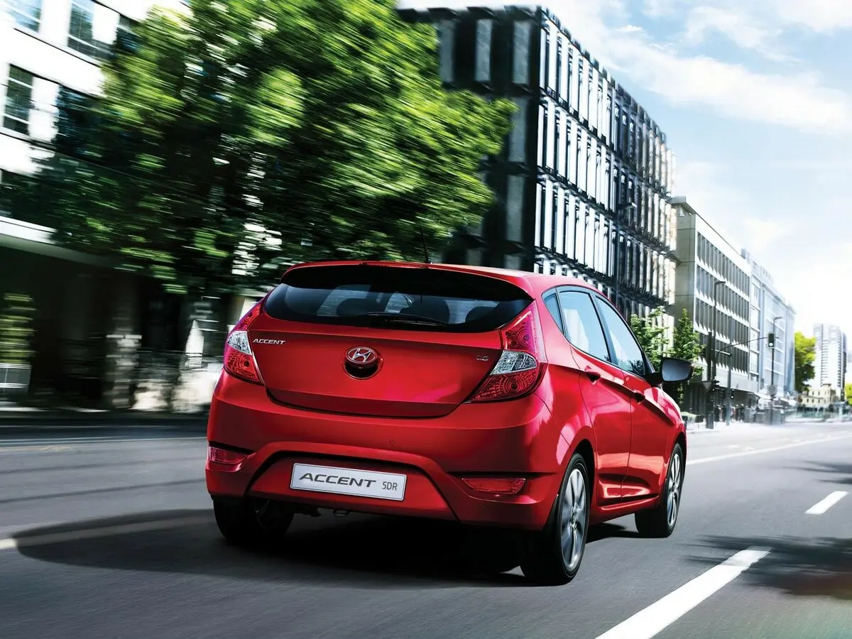 Hyundai Solaris I Хэтчбек 5 дв. — сүрөт 3