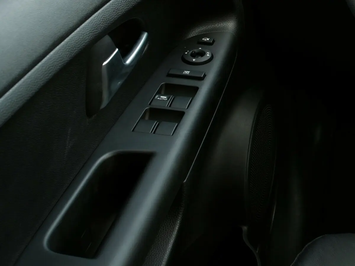 Kia Venga I Компактвэн — сүрөт 11