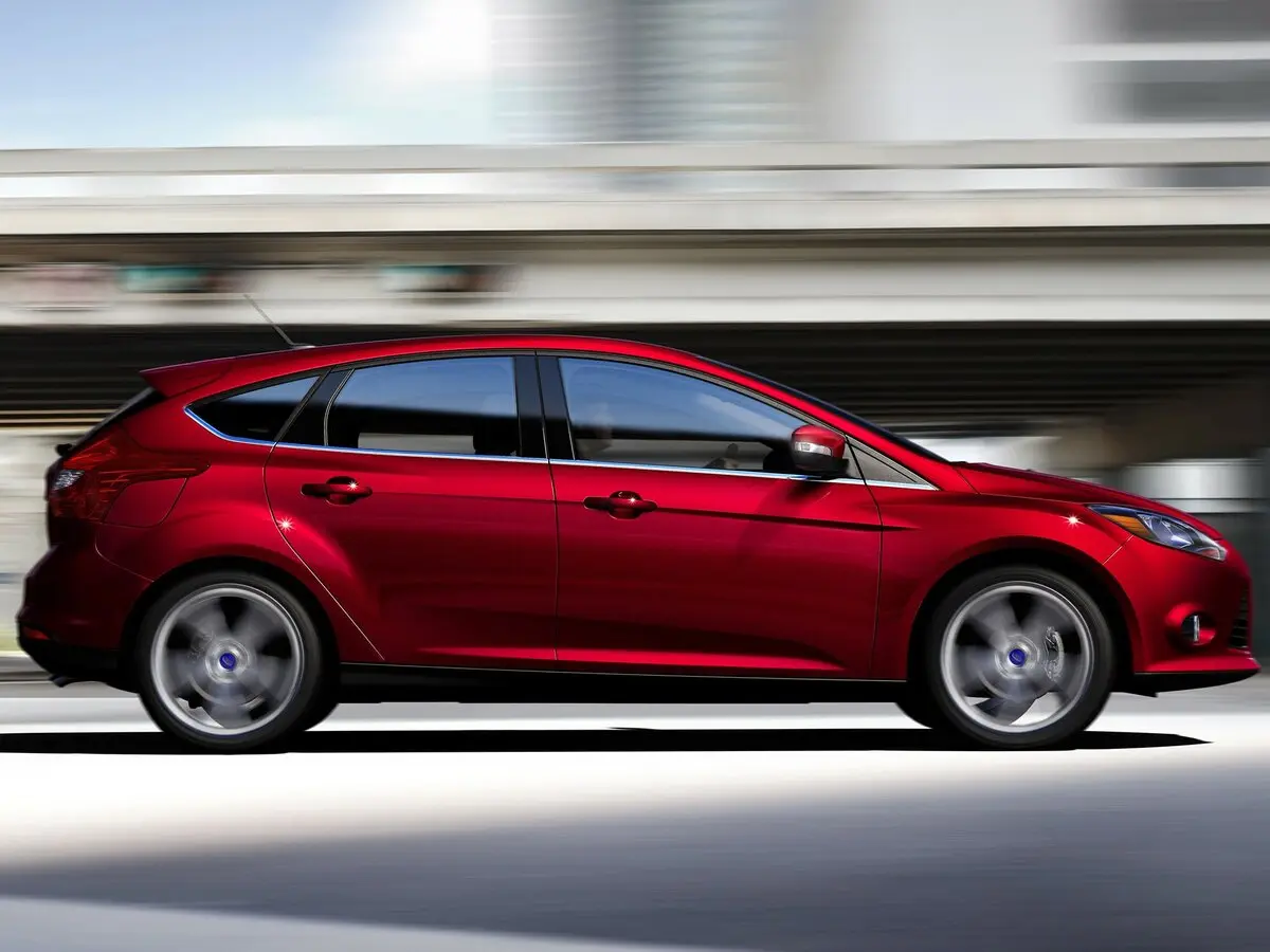 Ford Focus III Хэтчбек 5 дв. — фото 2
