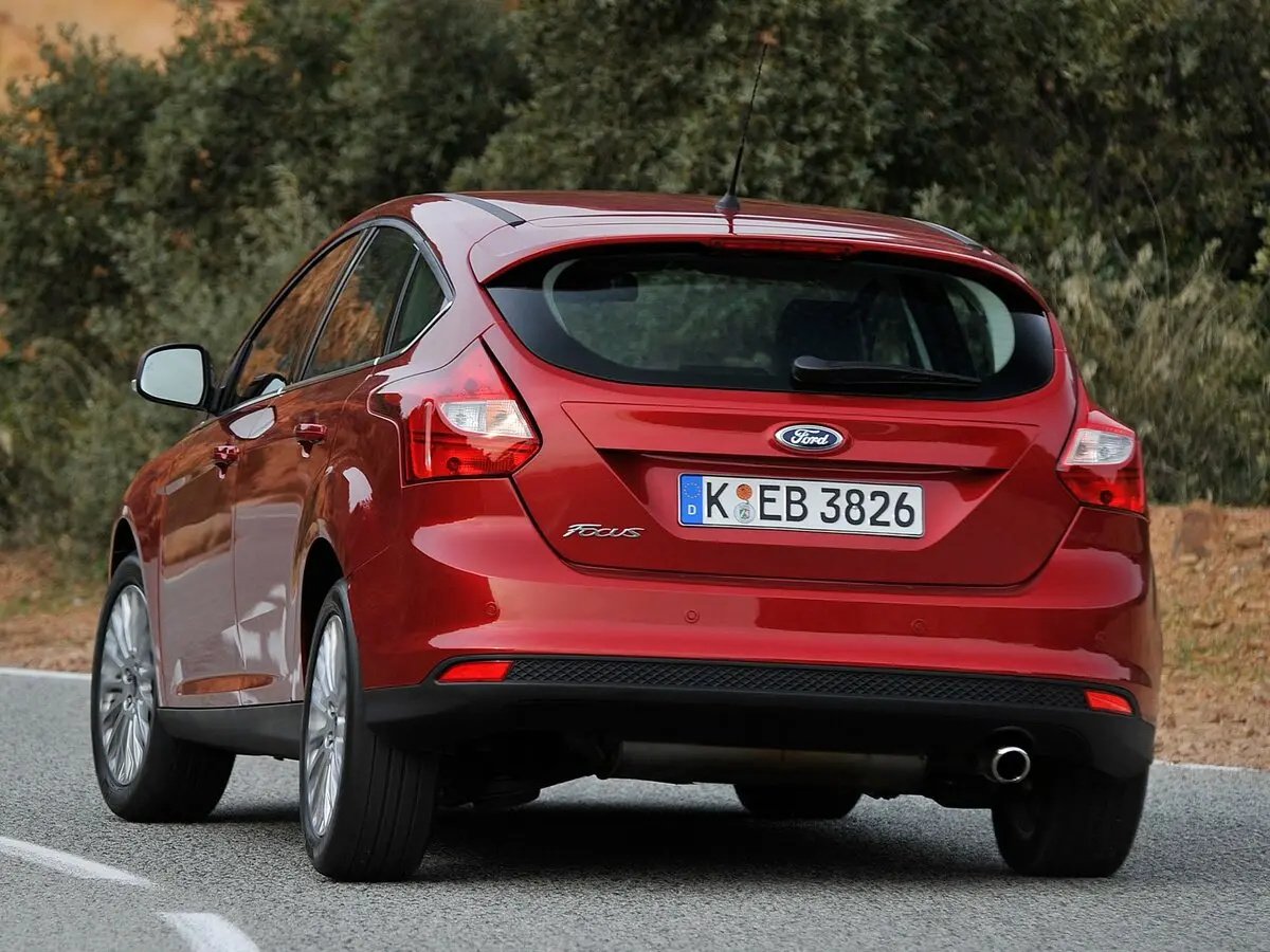 Ford Focus III Хэтчбек 5 дв. — фото 4