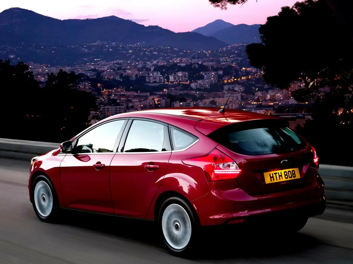 Ford Focus III Хэтчбек 5 дв. — фото 5