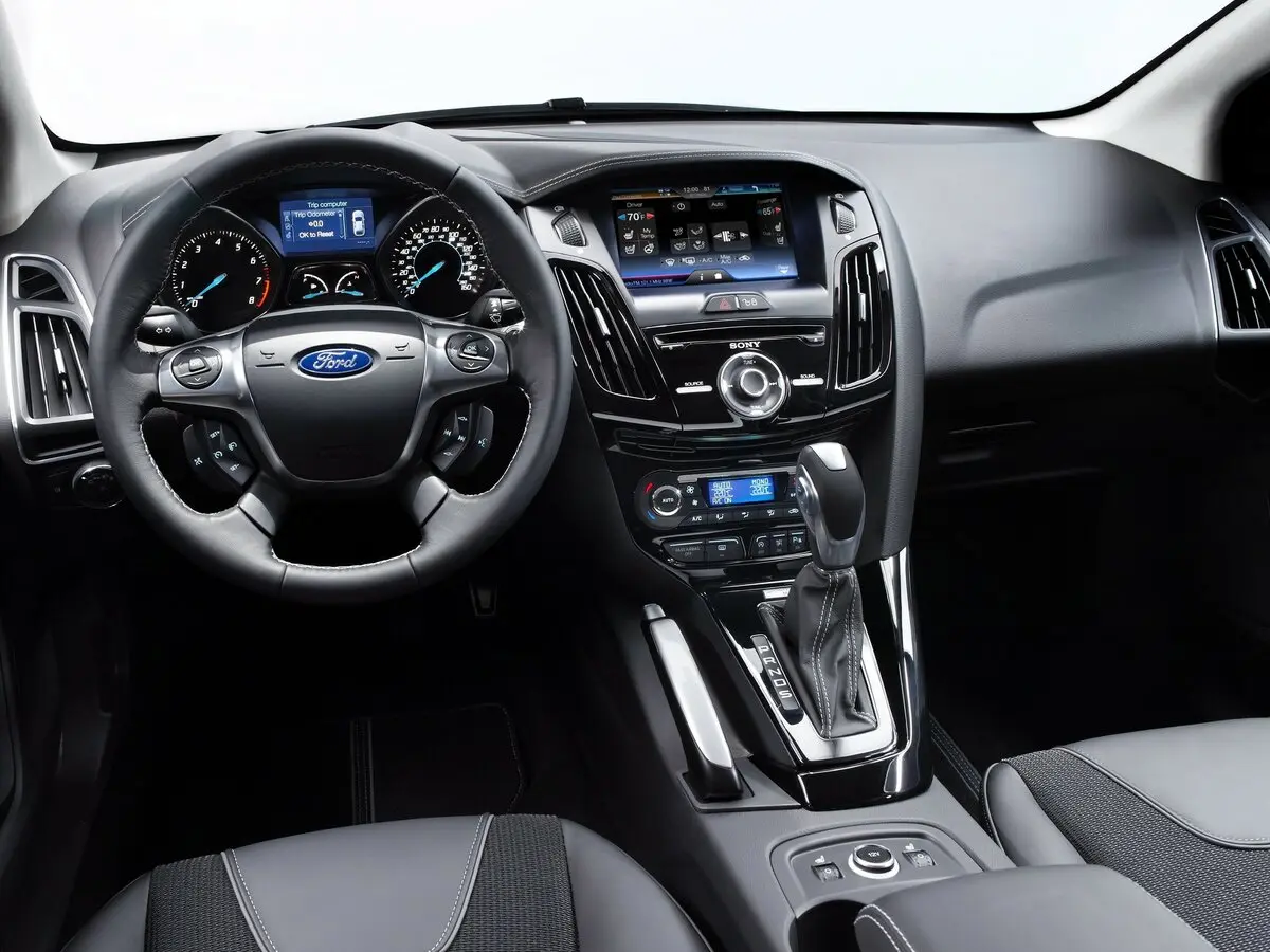 Ford Focus III Хэтчбек 5 дв. — фото 6