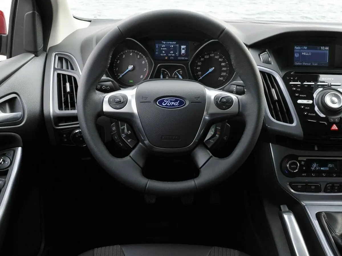 Ford Focus III Хэтчбек 5 дв. — фото 10