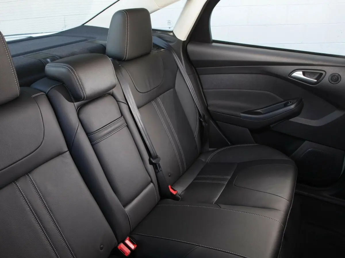 Ford Focus III Хэтчбек 5 дв. — фото 11