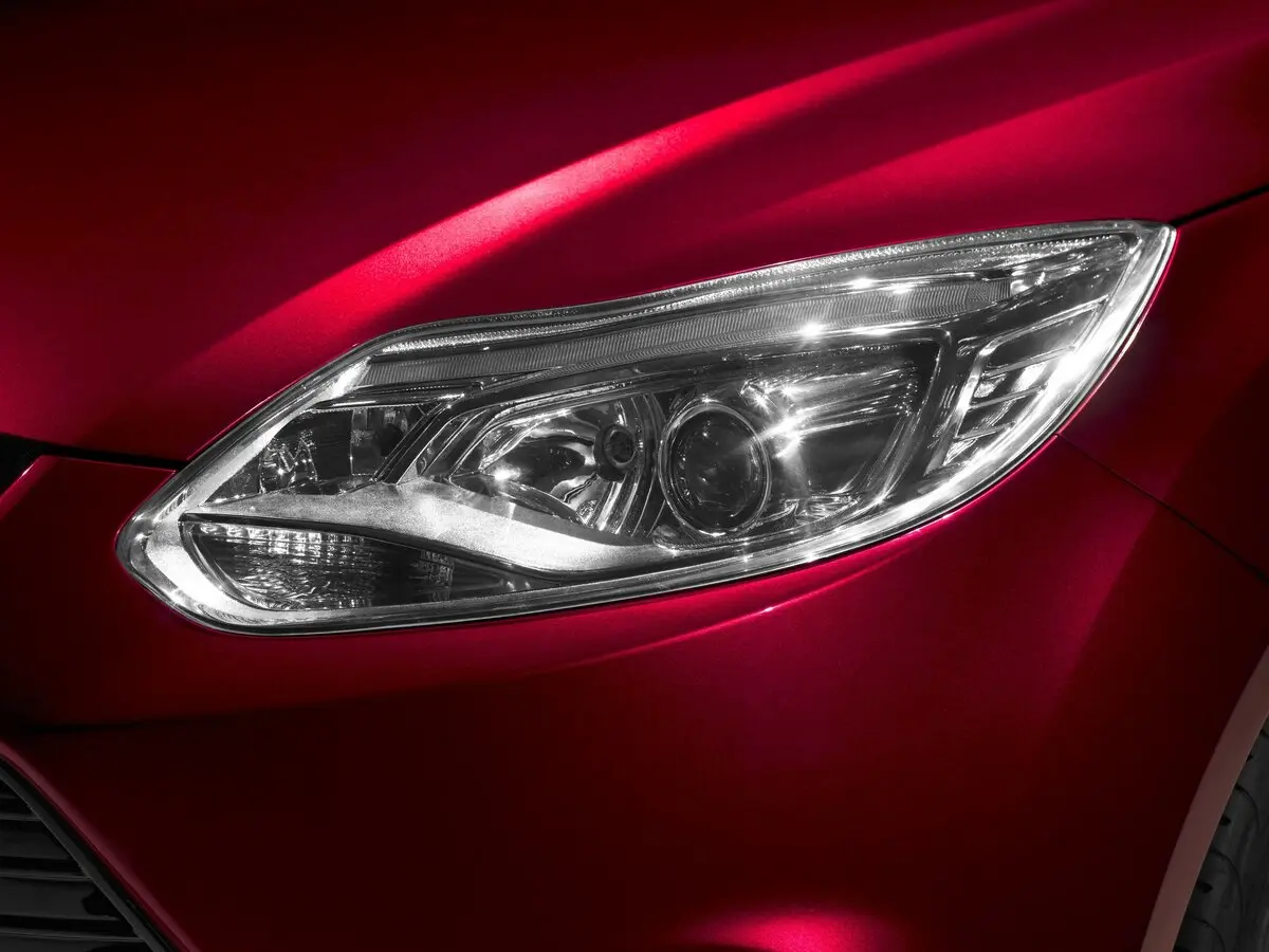 Ford Focus III Хэтчбек 5 дв. — фото 16