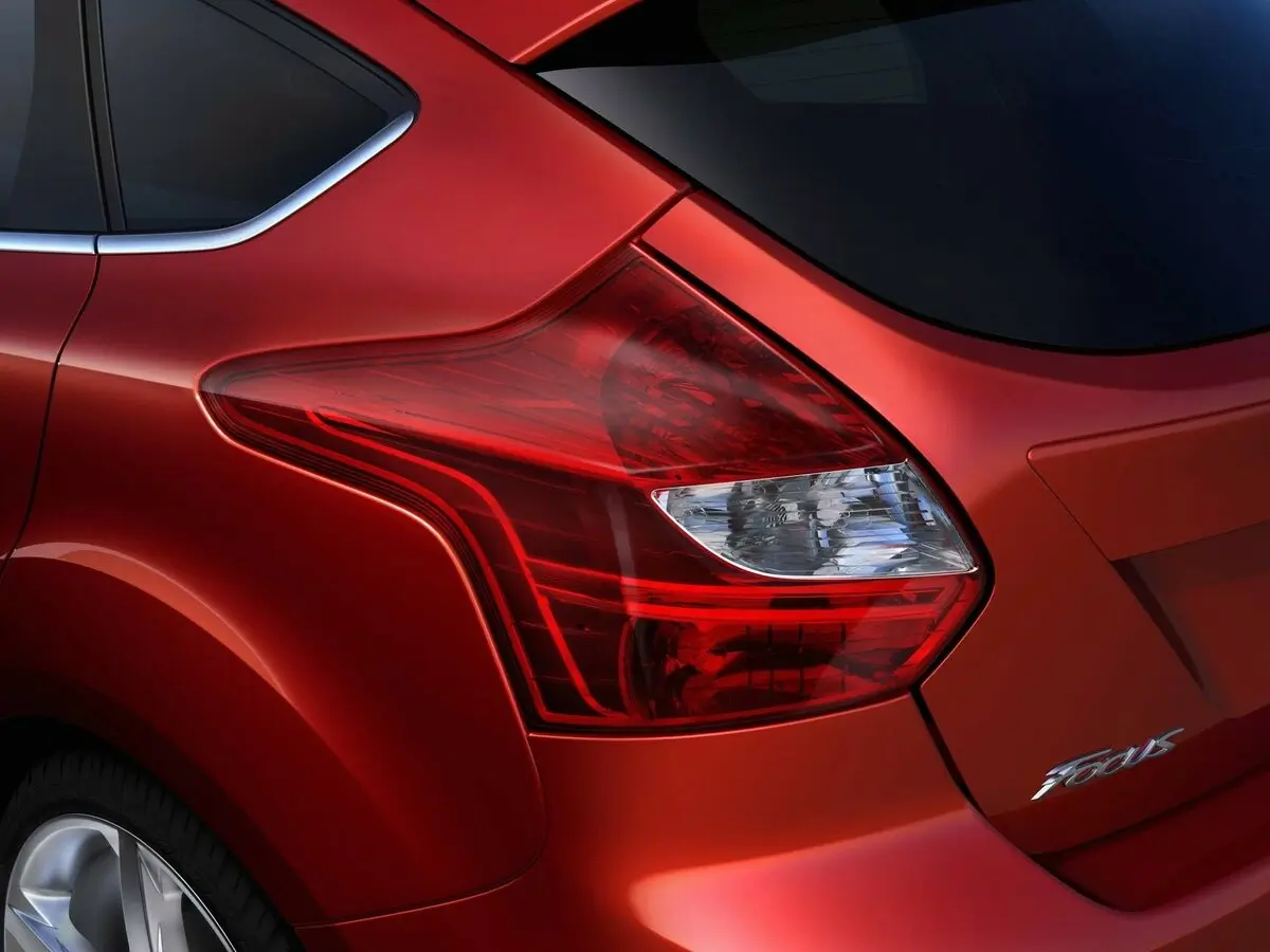 Ford Focus III Хэтчбек 5 дв. — фото 17