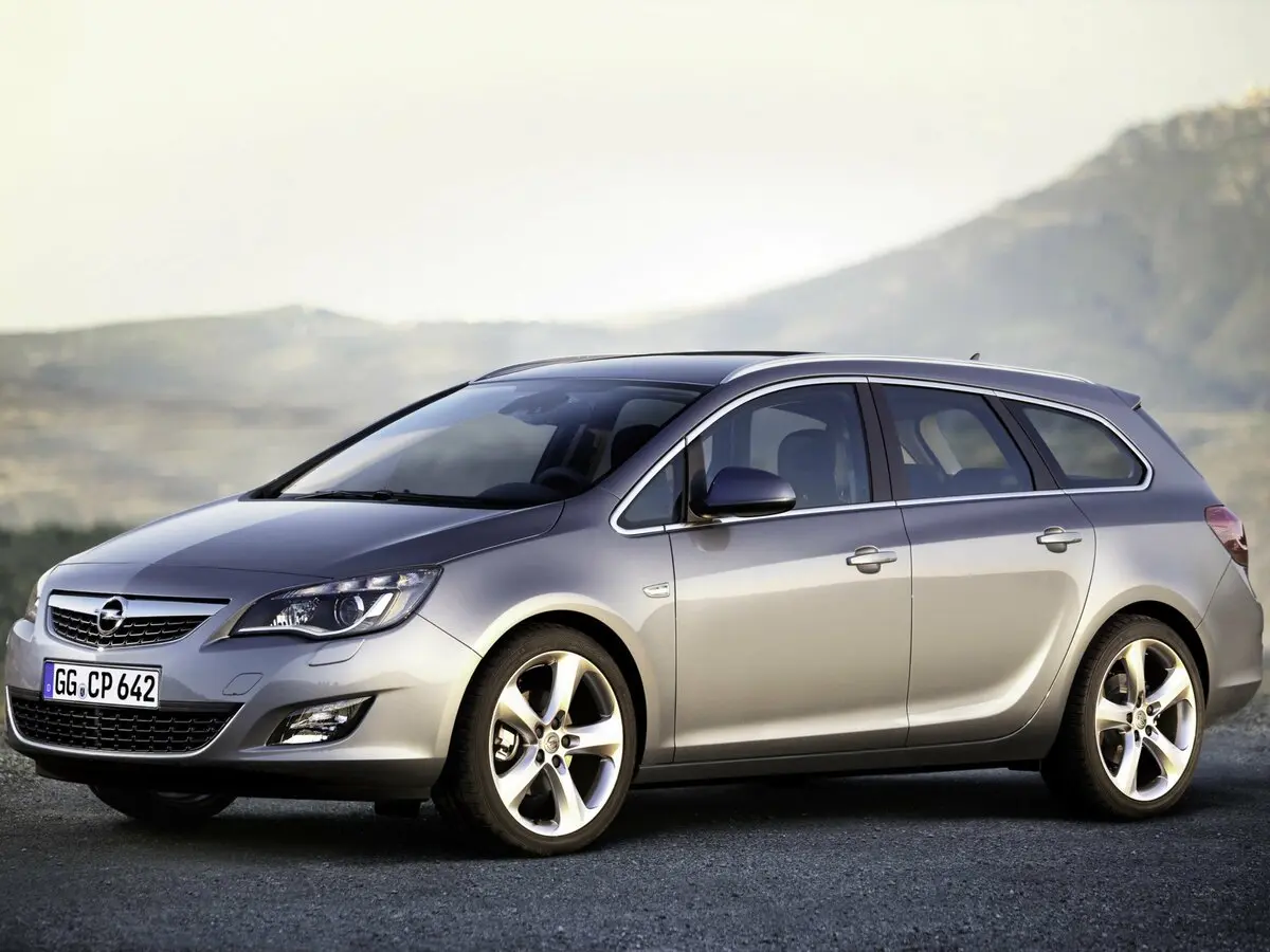 Opel Astra J Универсал 5 дв.