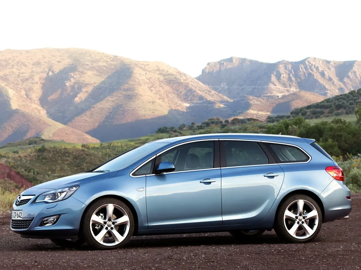 Opel Astra J Универсал 5 дв. — фото 2